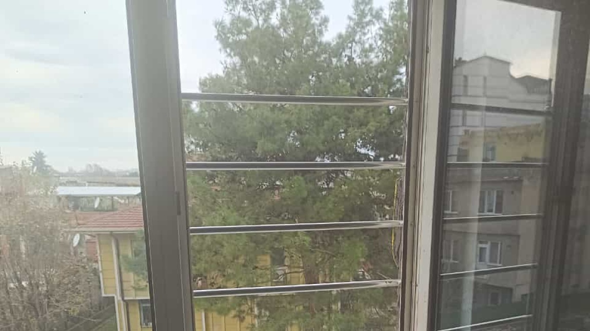 Güvenlik için pencere korkuluk demiri yapıldı.